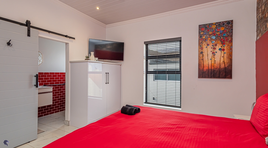 5 Bedroom Property for Sale in Calypso Beach Western Cape